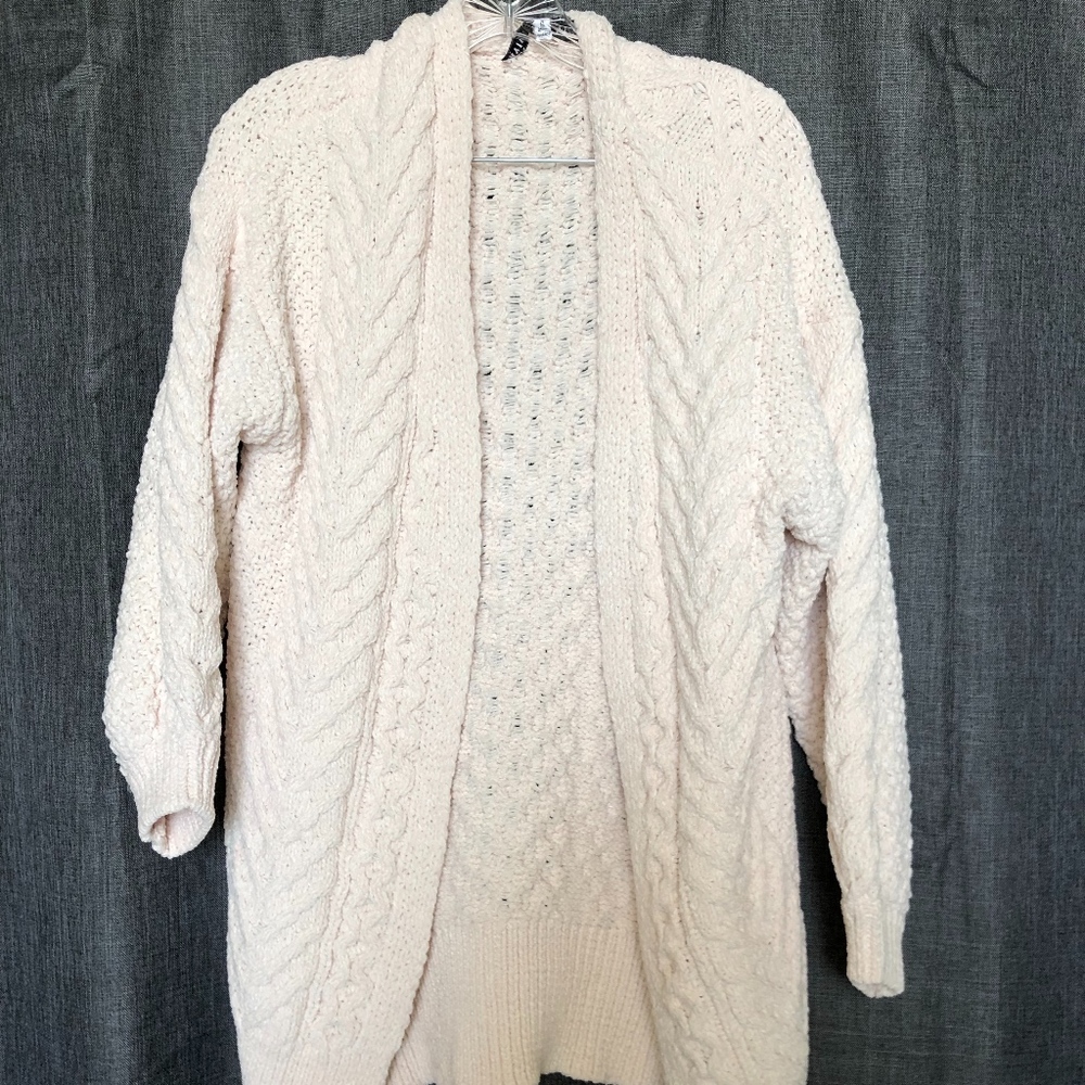 Lulus (HYFVE) Cardigan